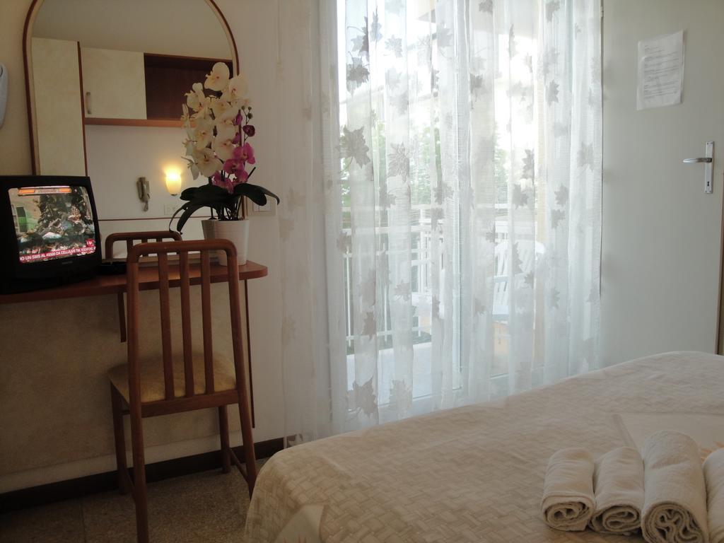 Mantovani Hotel Mariu Rimini Zimmer foto